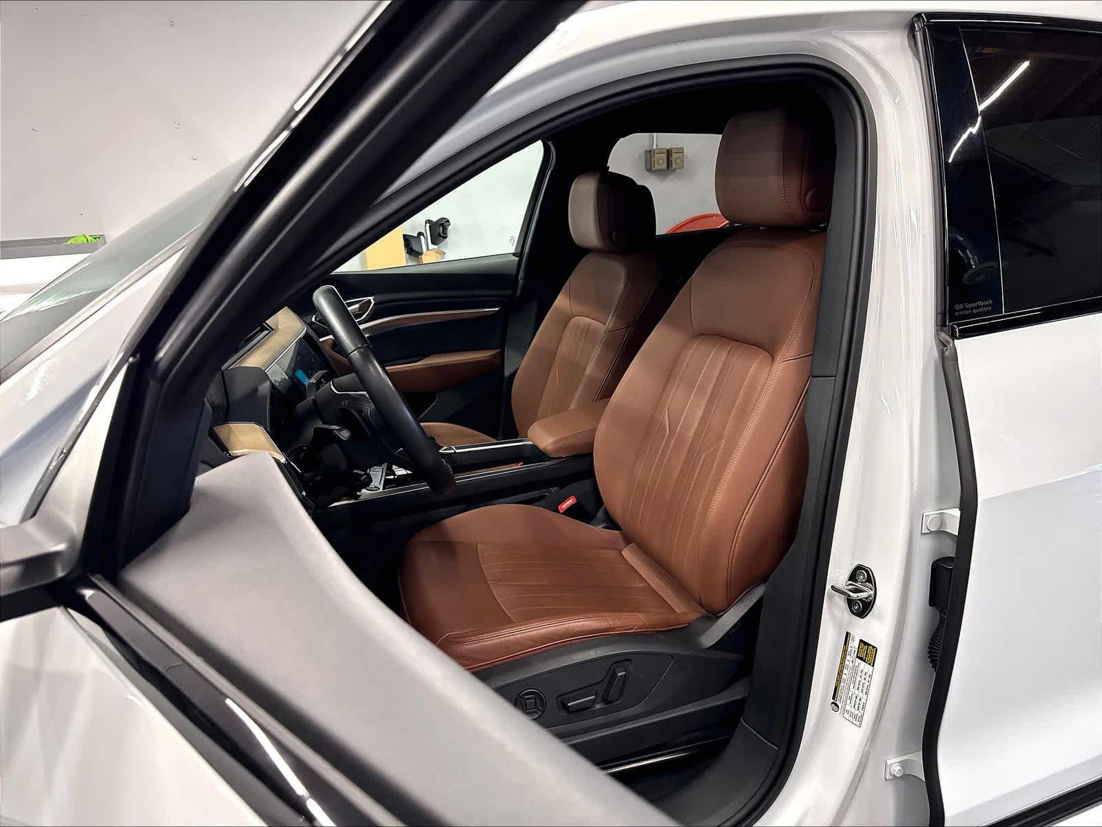 Used 2024 Audi Q8 e-tron Premium Plus AWD/4WD image 28