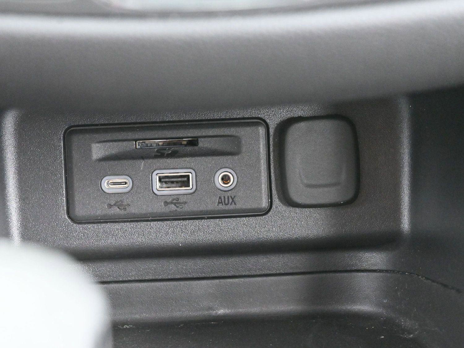 Used 2023 Chevrolet Equinox RS image 23