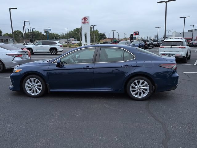 Used 2023 Toyota Camry LE FWD image 4
