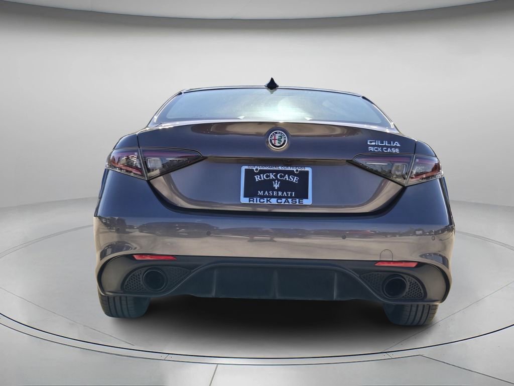 New 2025 Alfa Romeo Giulia w/ Driving Assist Package image 4