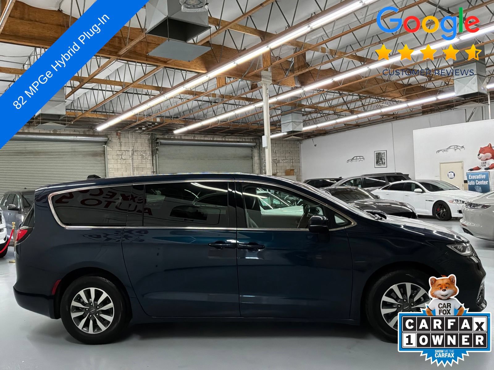 Used 2023 Chrysler Pacifica Touring-L FWD image 4