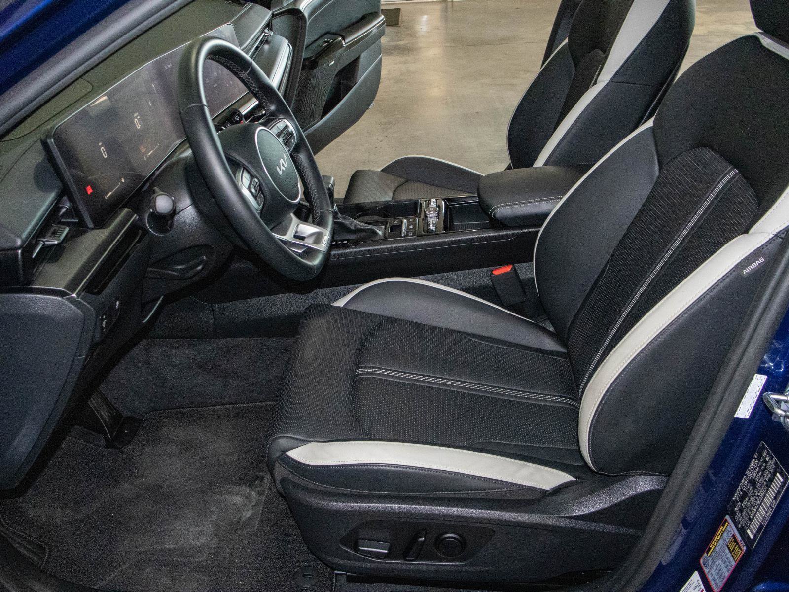 Used 2025 Kia K5 GT-Line w/ GT-Line Premium Package FWD image 8