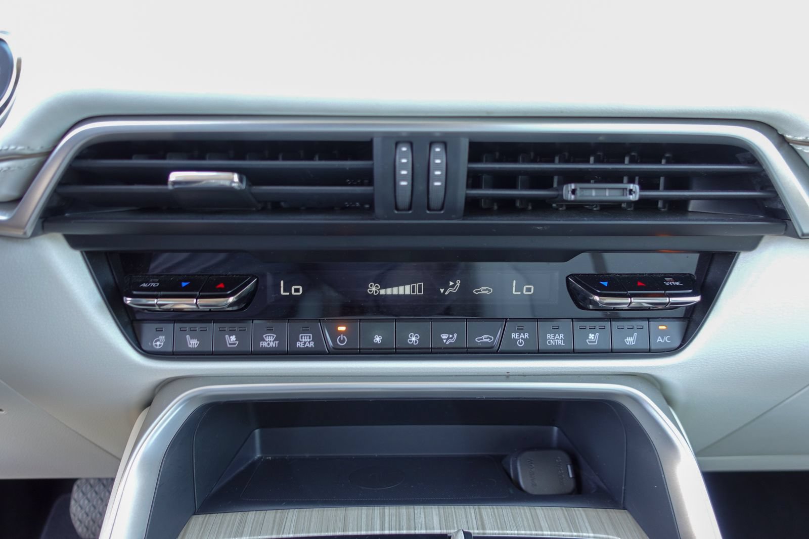 Certified 2024 MAZDA CX-90 Plug-In Hybrid w/ Premium Plus AWD/4WD image 23