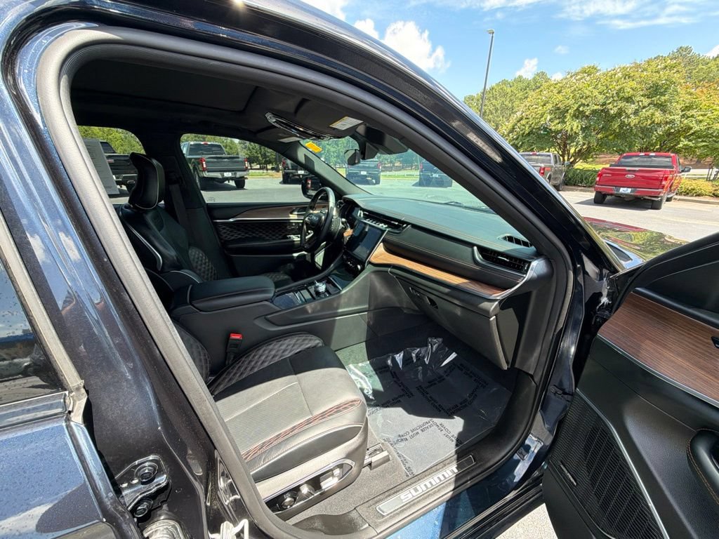 Used 2024 Jeep Grand Cherokee L Summit w/ High Altitude Package AWD/4WD image 20