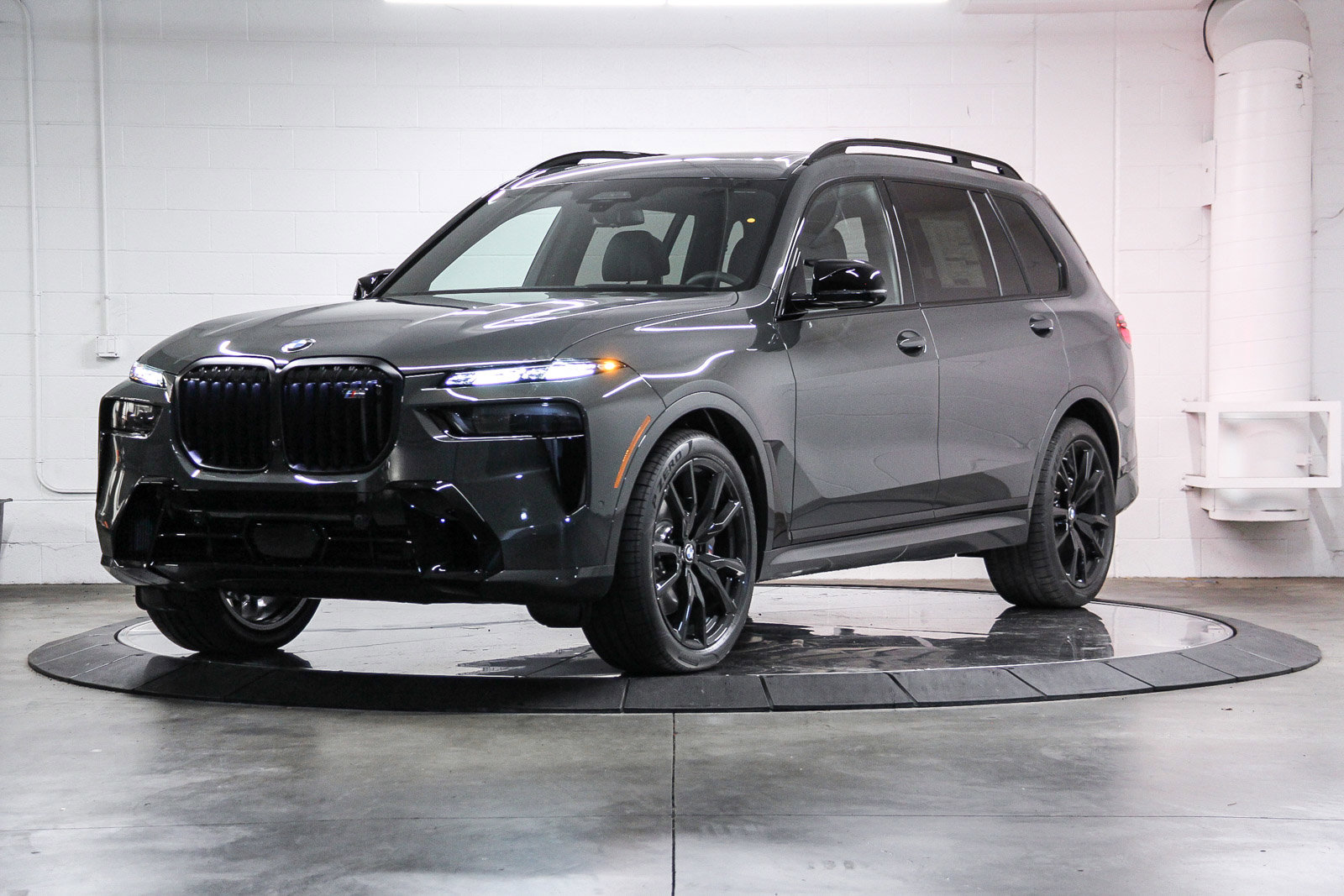 New 2026 BMW X7 M60i image 3