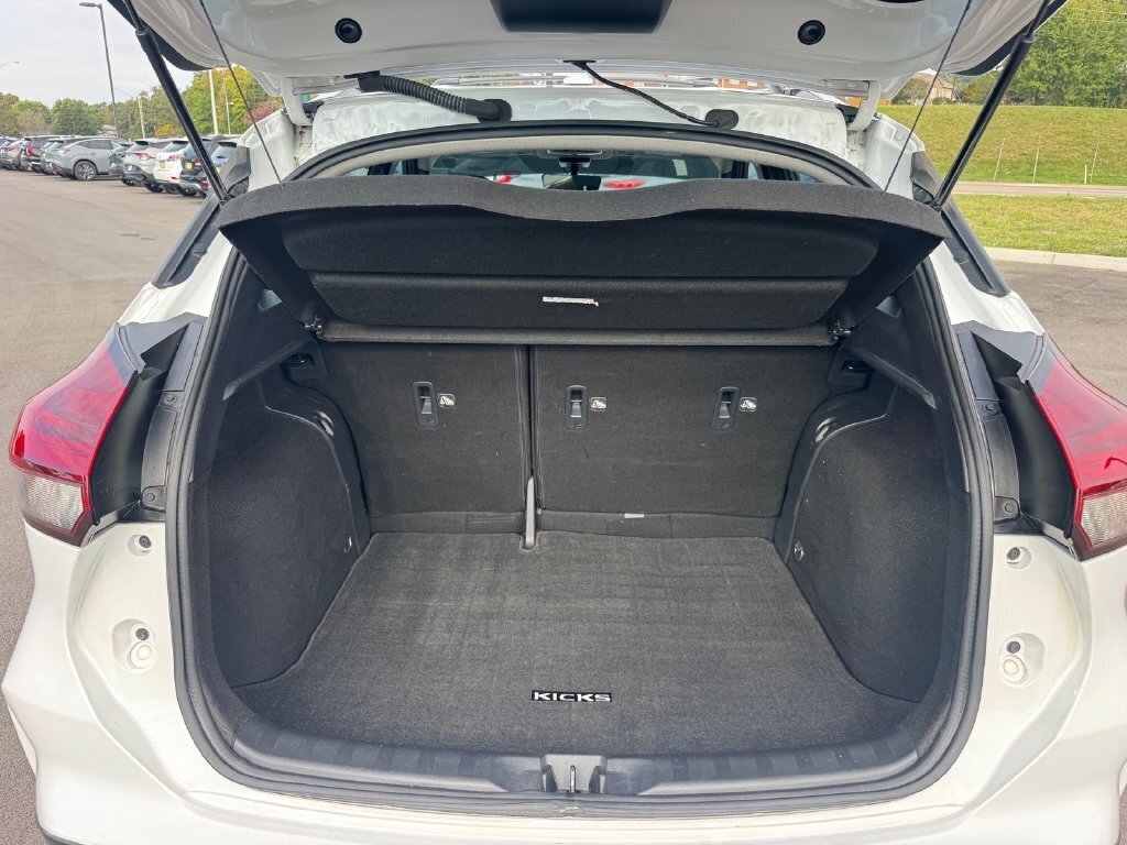 Used 2021 Nissan Kicks SR FWD image 17
