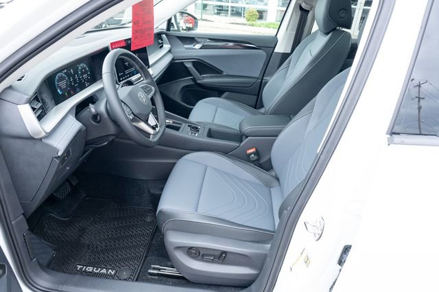 New 2026 Volkswagen Tiguan SE image 18