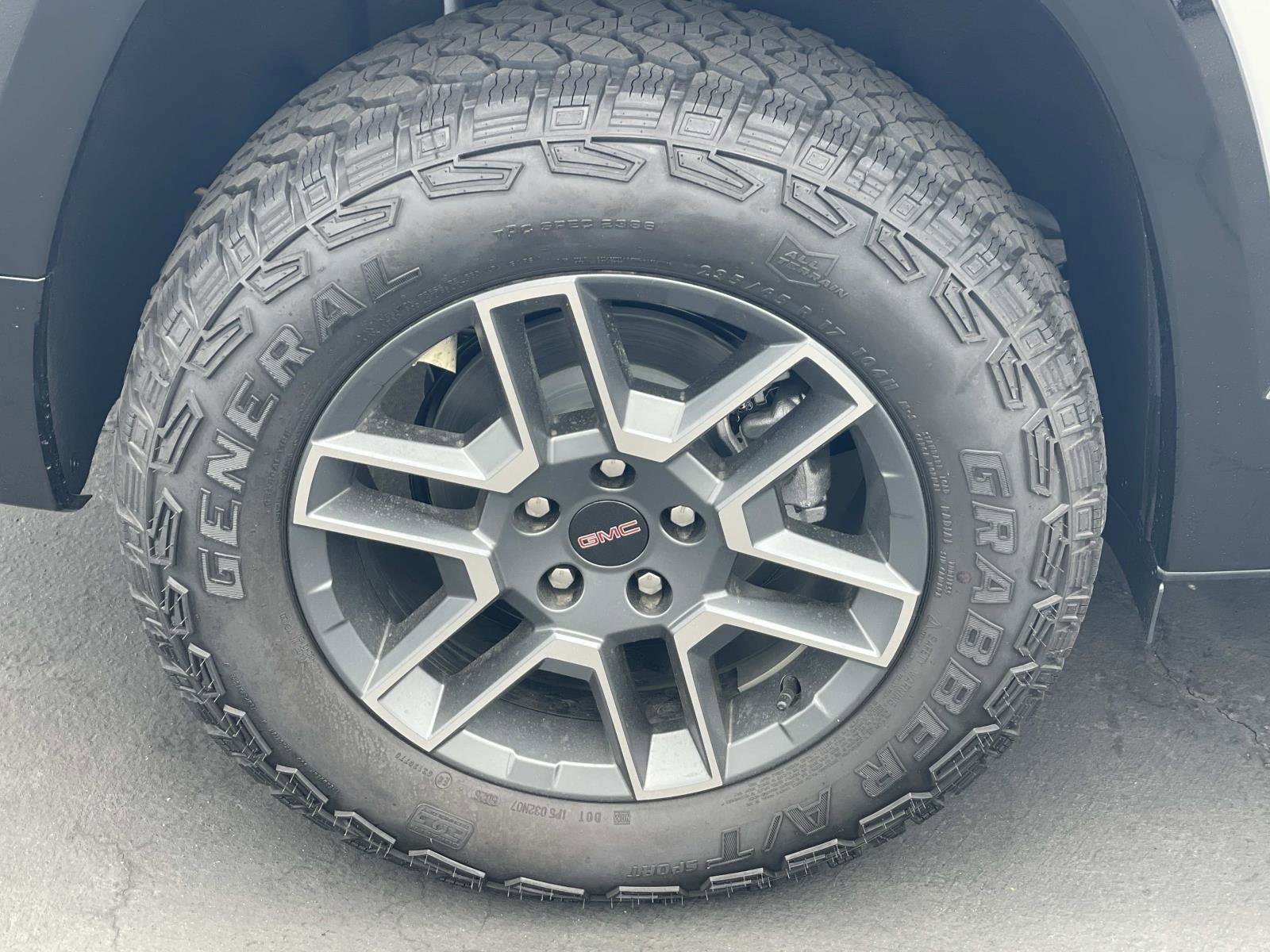 New 2026 GMC Terrain AT4 AWD/4WD image 30