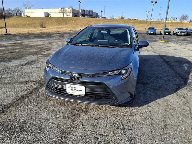 Used 2025 Toyota Corolla LE image 38