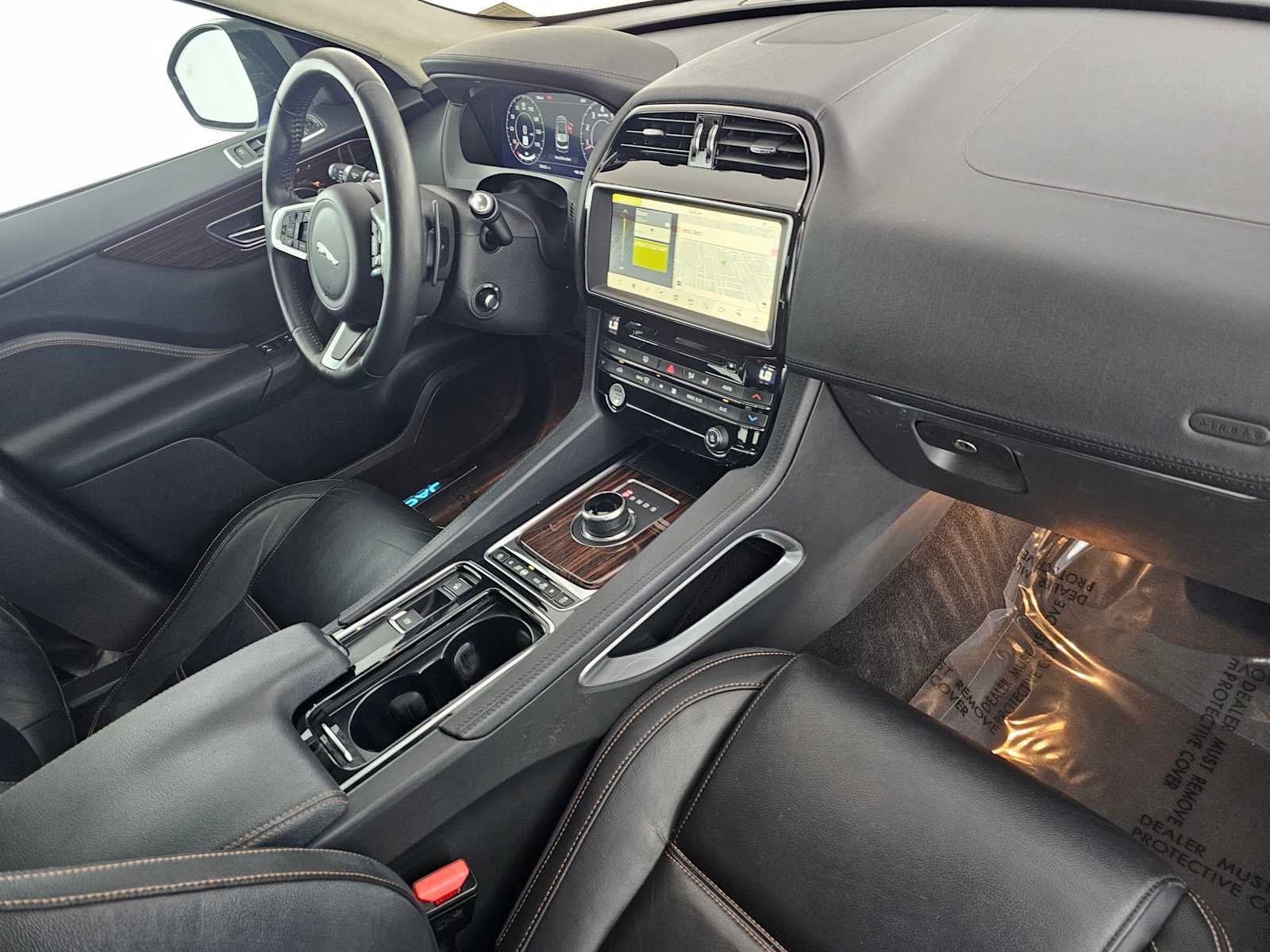 Used 2019 Jaguar F-PACE Prestige image 11