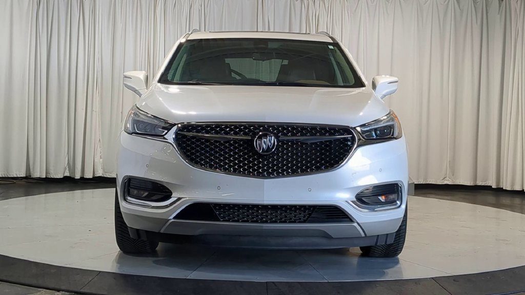 Used 2018 Buick Enclave Avenir w/ Avenir Technology Package AWD/4WD image 3