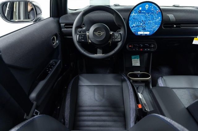Used 2026 MINI Cooper 4-Door Hardtop FWD image 3
