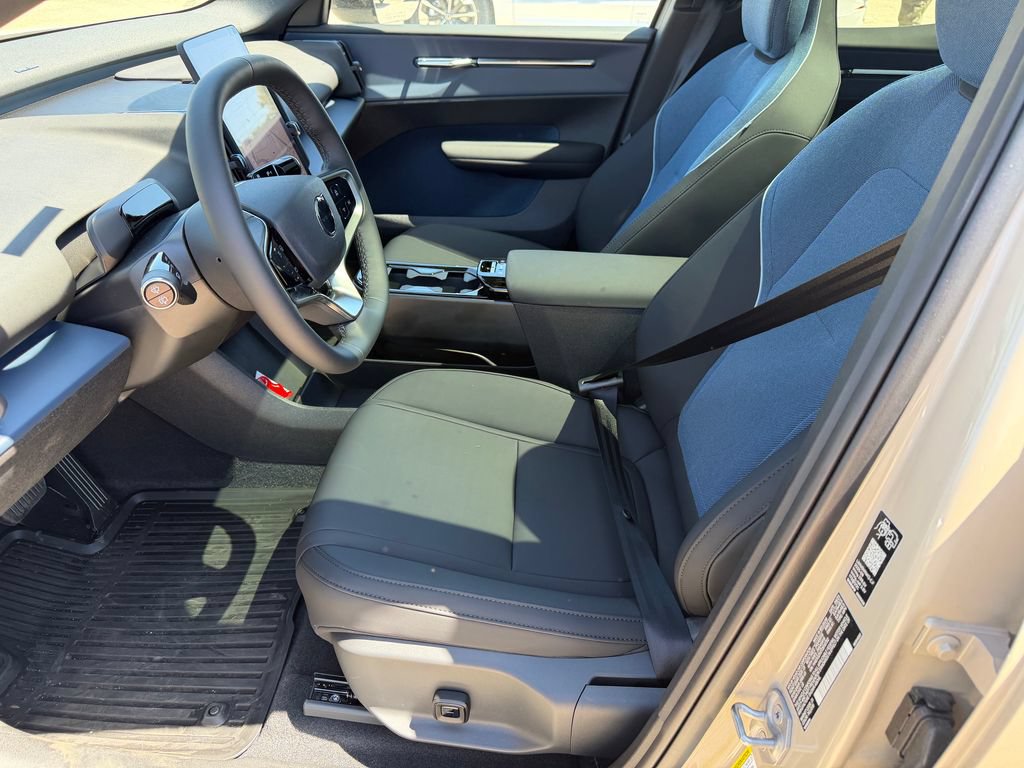 New 2026 Volvo EX30 Plus w/ Protection Package Premier AWD/4WD image 17