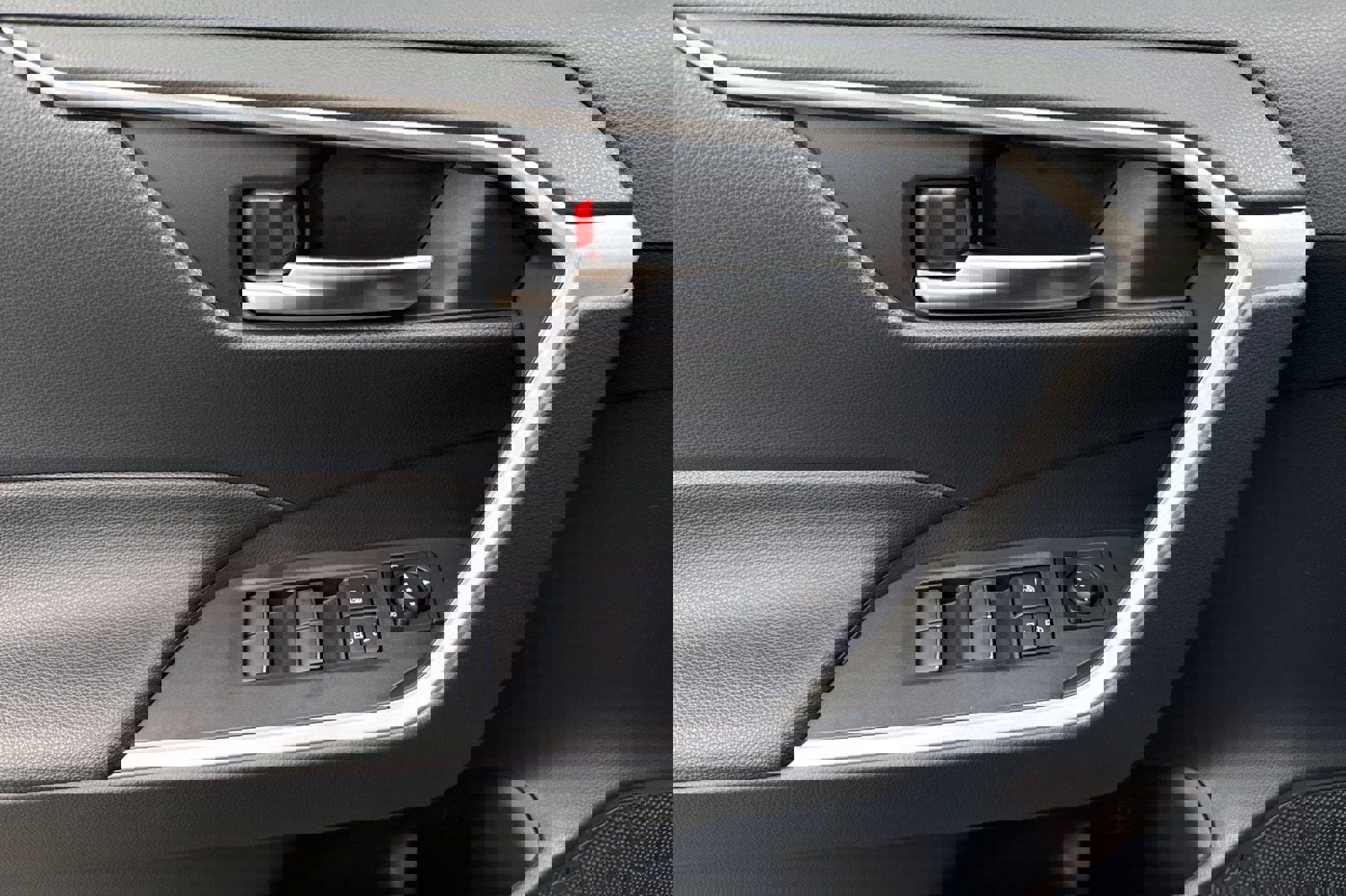 New 2025 Toyota RAV4 XLE image 12