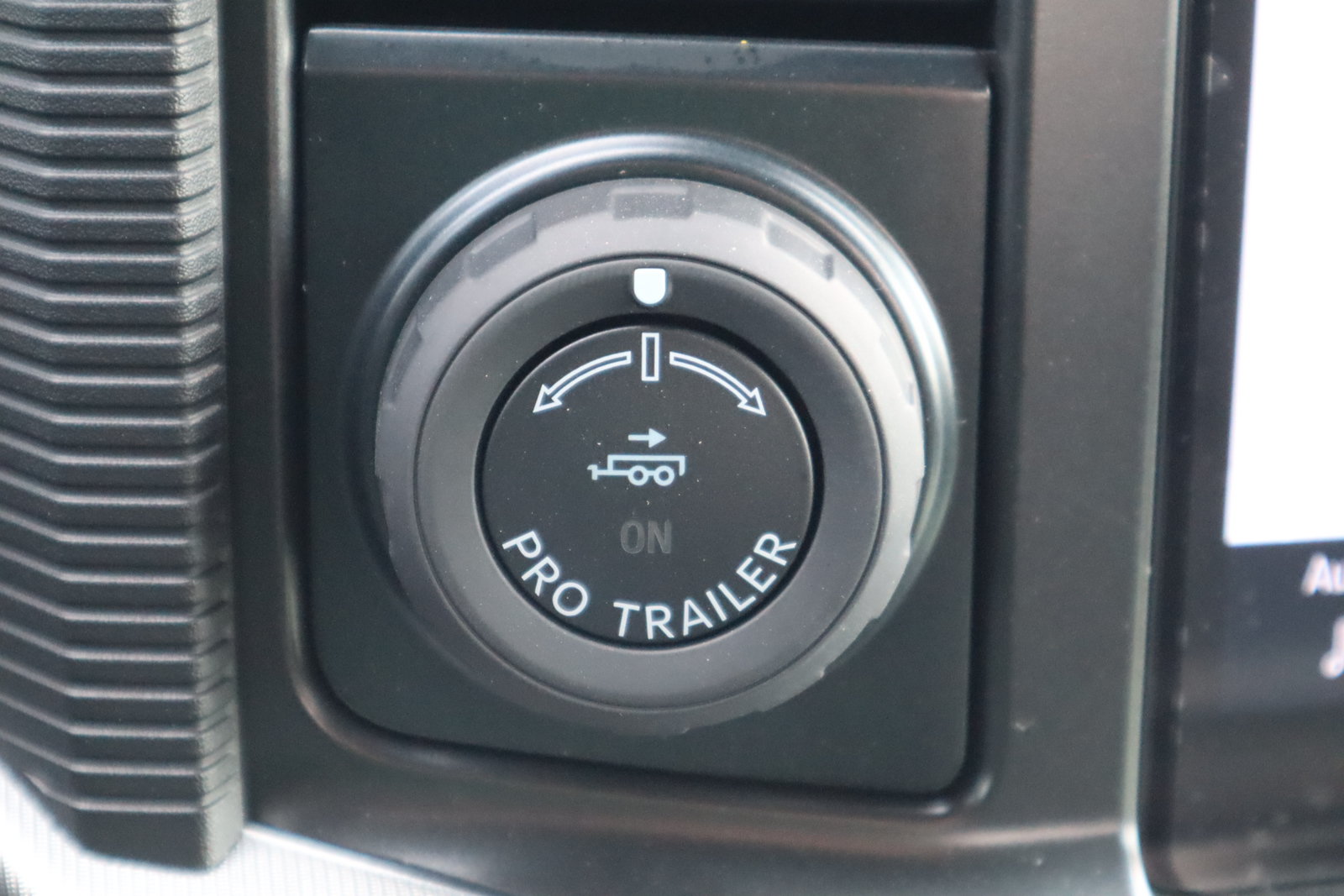 New 2025 Ford F150 Lariat w/ Equipment Group 502A High AWD/4WD image 25