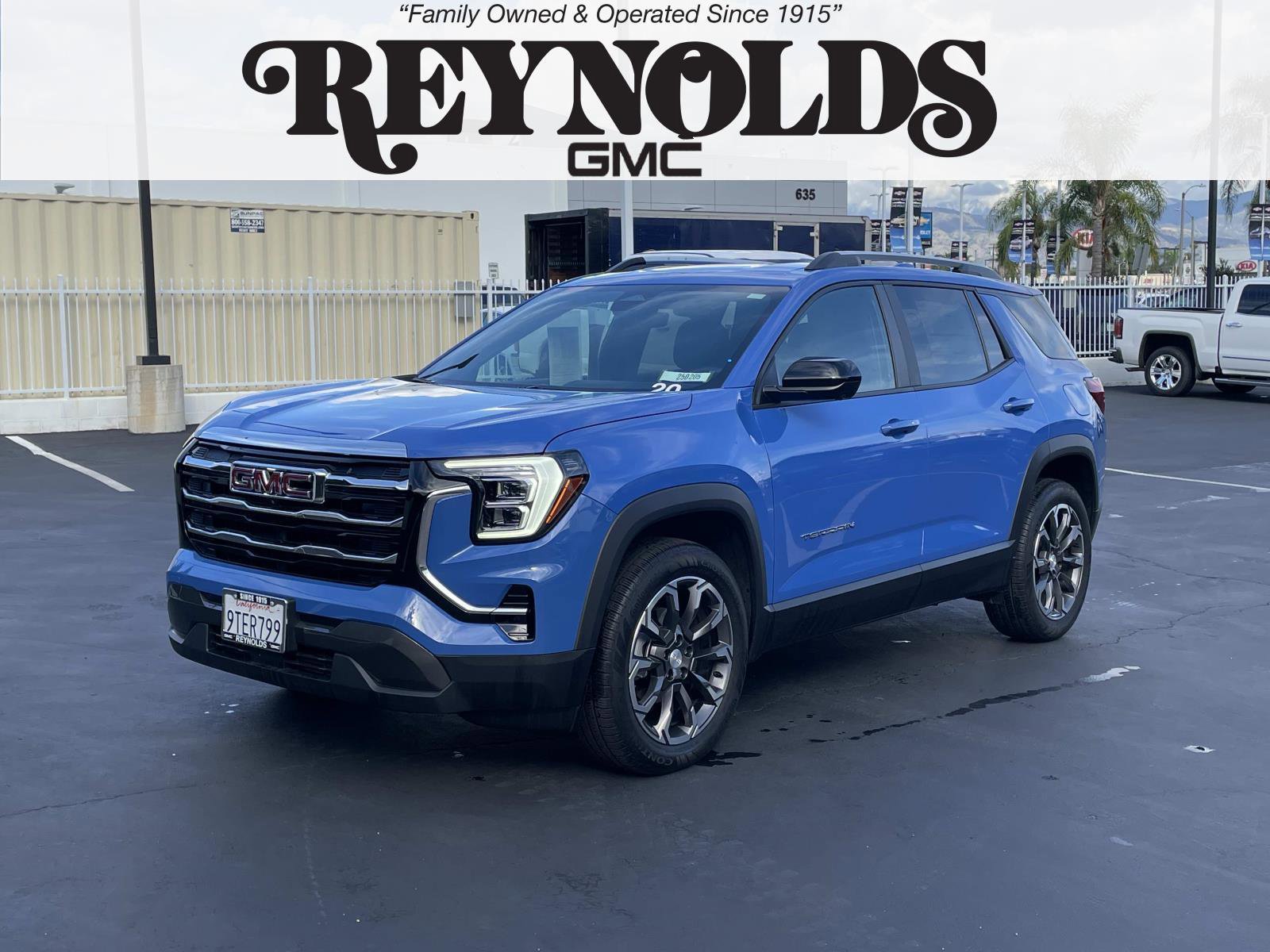 Used 2025 GMC Terrain Elevation w/ Elevation Premium Package image 1