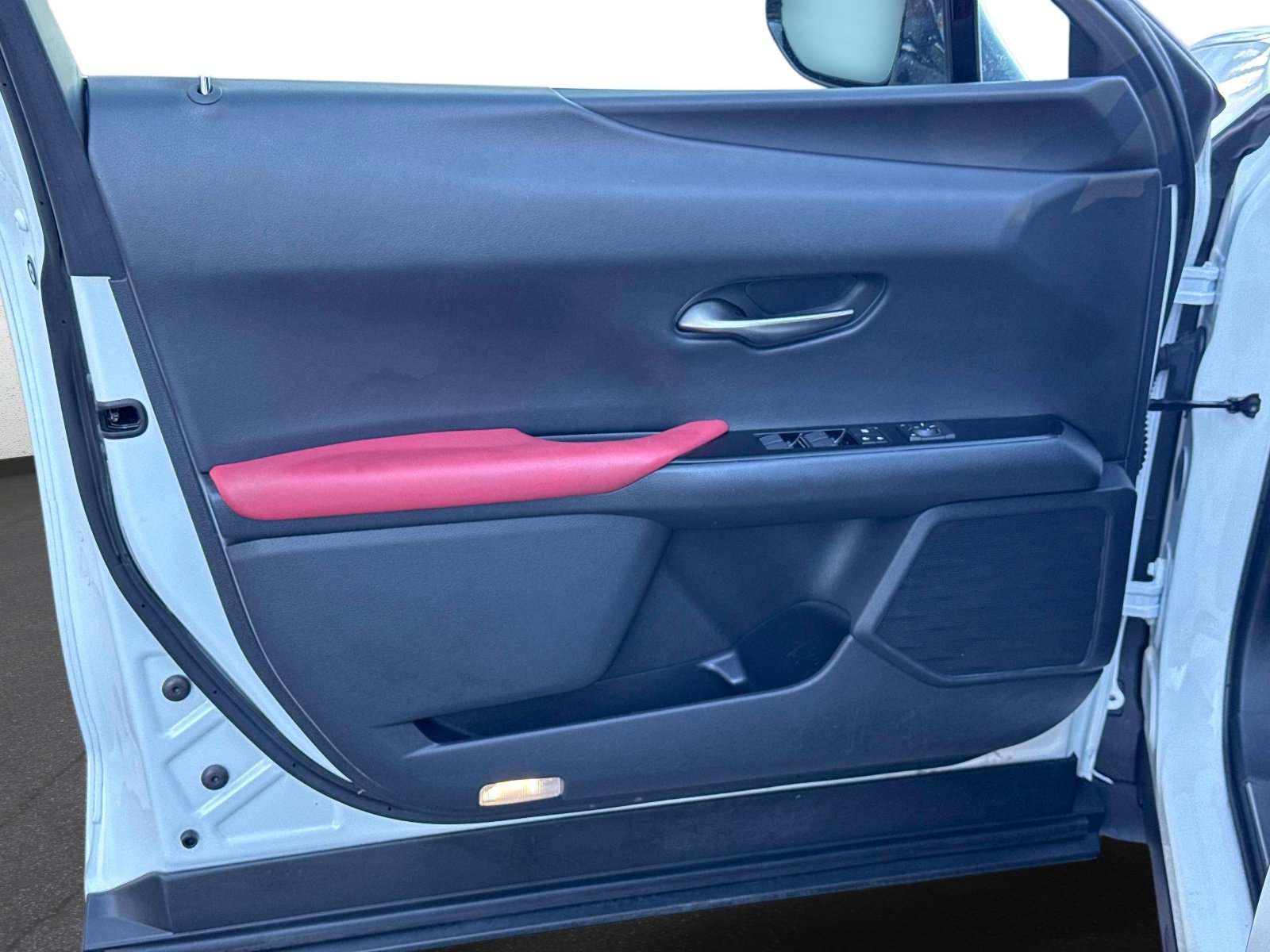 Used 2019 Lexus UX 200 F Sport FWD image 19