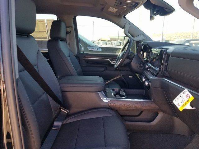 New 2025 GMC Sierra 2500 SLT w/ SLT Premium Package AWD/4WD image 13