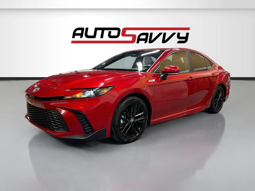 Used 2025 Toyota Camry SE w/ Convenience Package FWD image 3