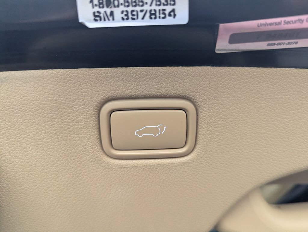Used 2015 Kia Sedona EX FWD image 33
