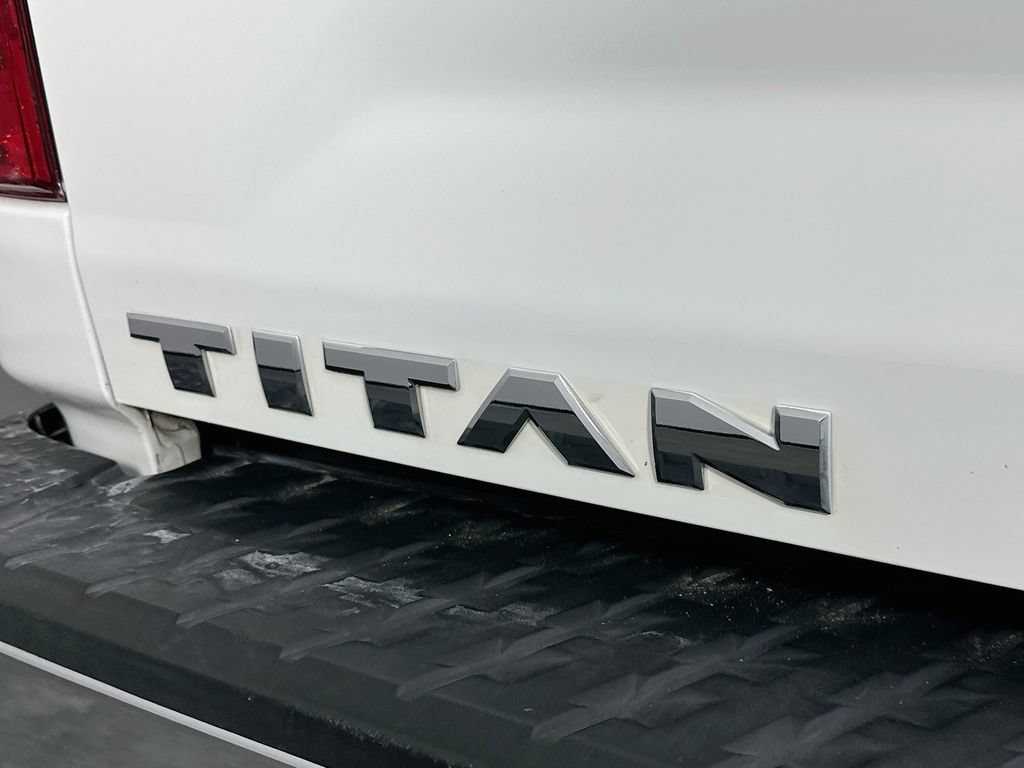 Used 2017 Nissan Titan SV AWD/4WD image 37