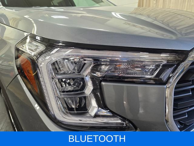 Used 2023 GMC Terrain SLE w/ Driver Convenience Package image 5