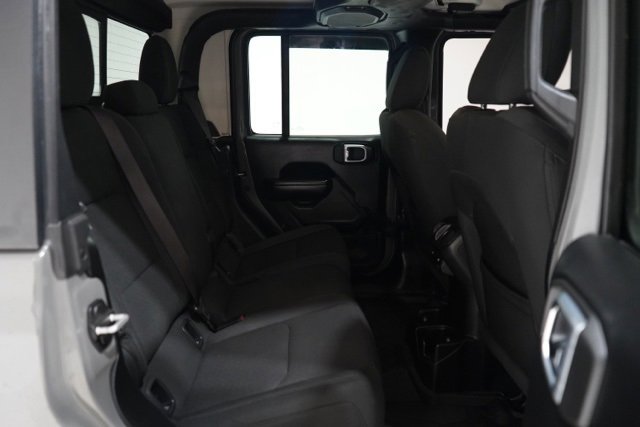 Used 2021 Jeep Gladiator Willys image 32