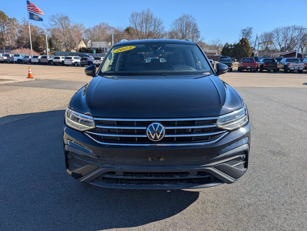 Used 2023 Volkswagen Tiguan SE image 9