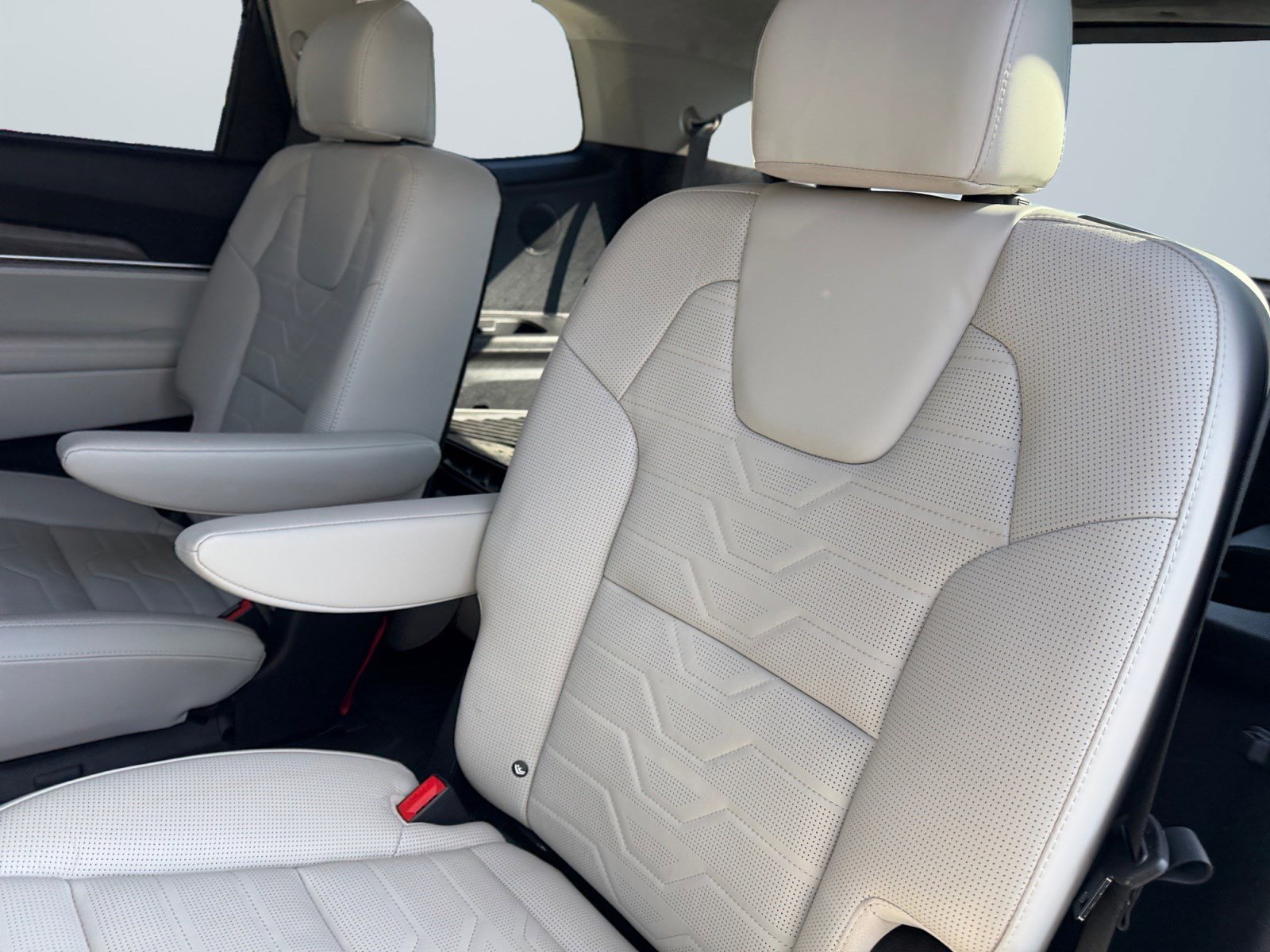 Used 2021 Kia Telluride SX w/ SX Prestige Package image 15