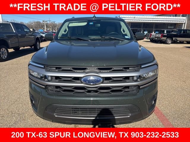 Used 2022 Ford Expedition XLT image 2
