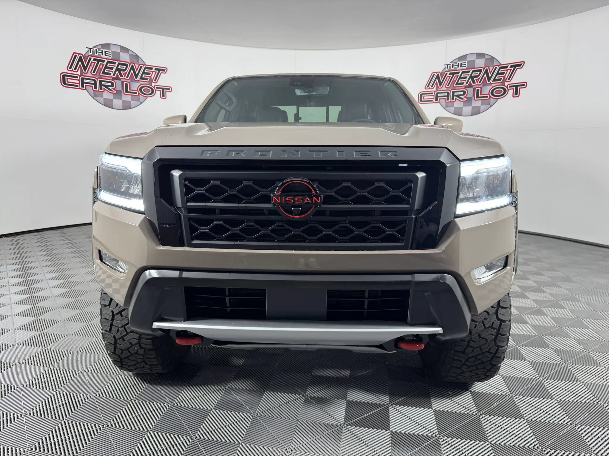 Used 2023 Nissan Frontier PRO-4X w/ Pro-4X Premium Package AWD/4WD image 2