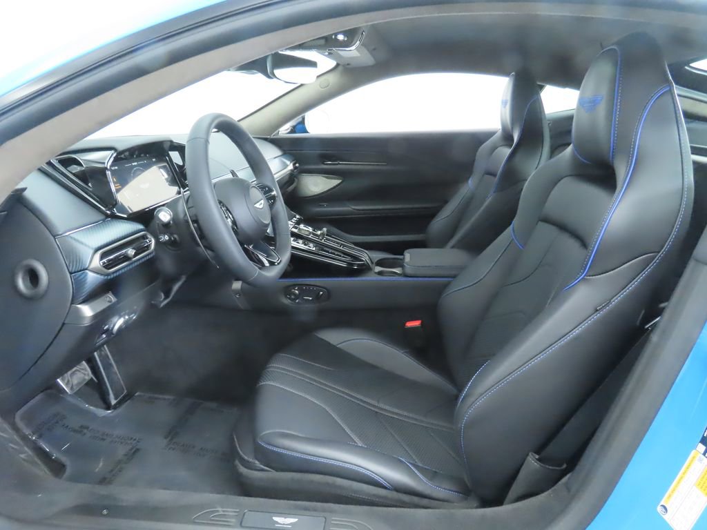 Used 2025 Aston Martin V8 Vantage Coupe image 19