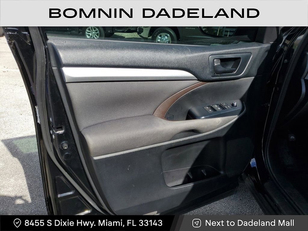 Used 2018 Toyota Highlander Plus image 13