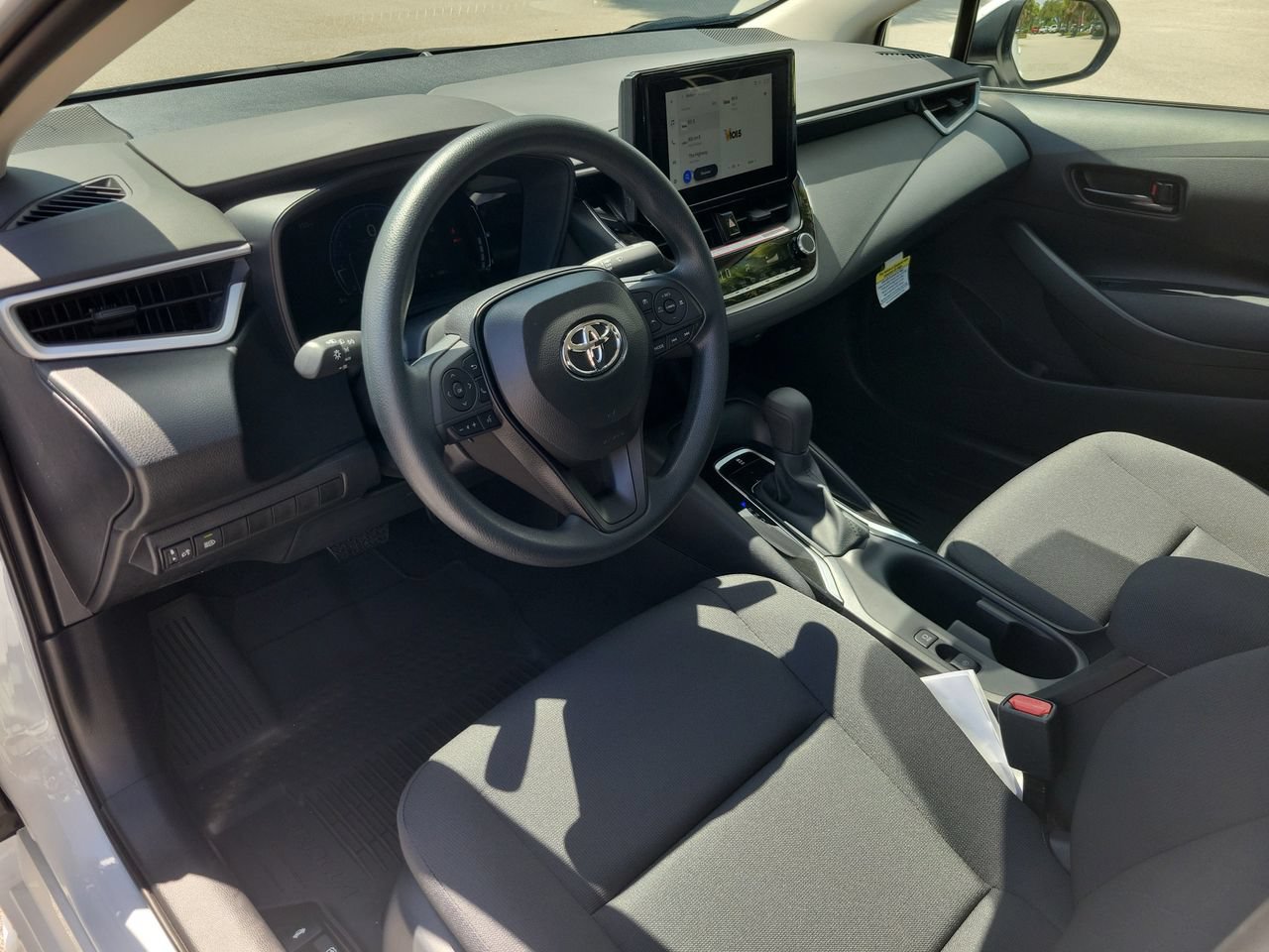 Used 2026 Toyota Corolla LE FWD image 15