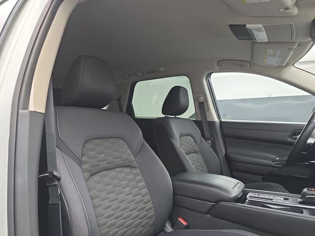 Used 2025 Nissan Pathfinder SV image 45