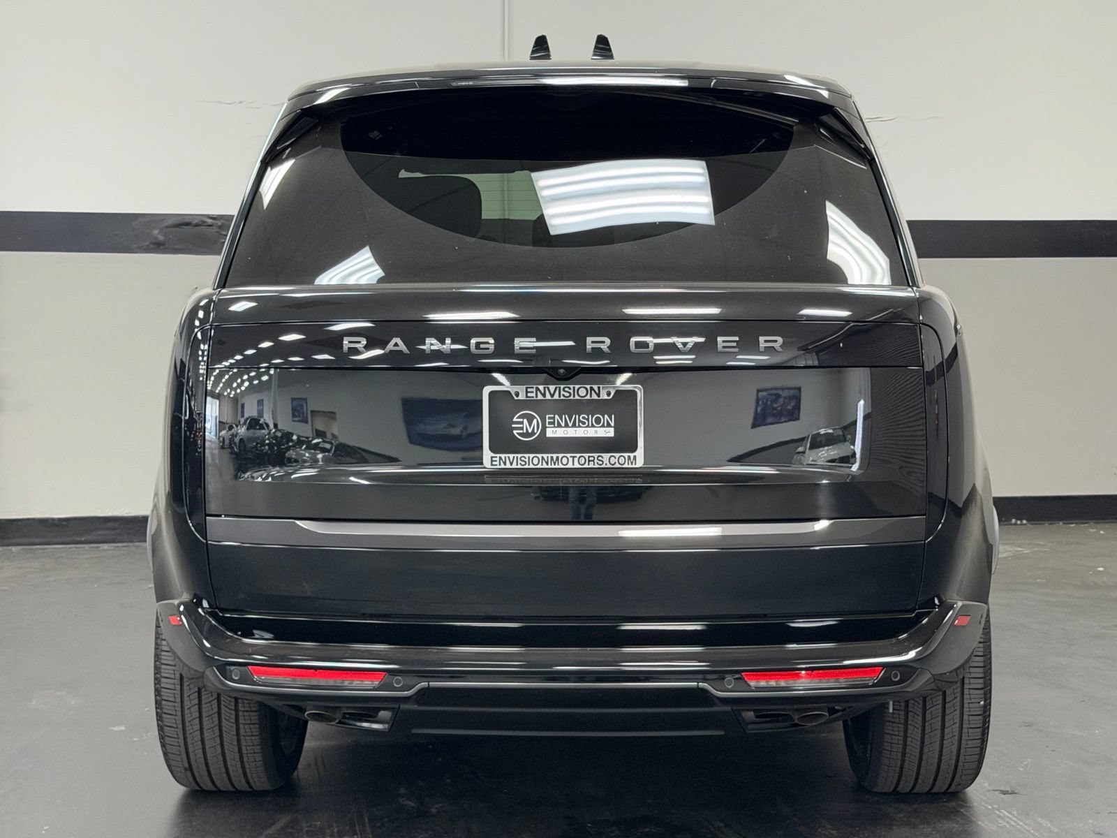 Used 2025 Land Rover Range Rover SE AWD/4WD image 12