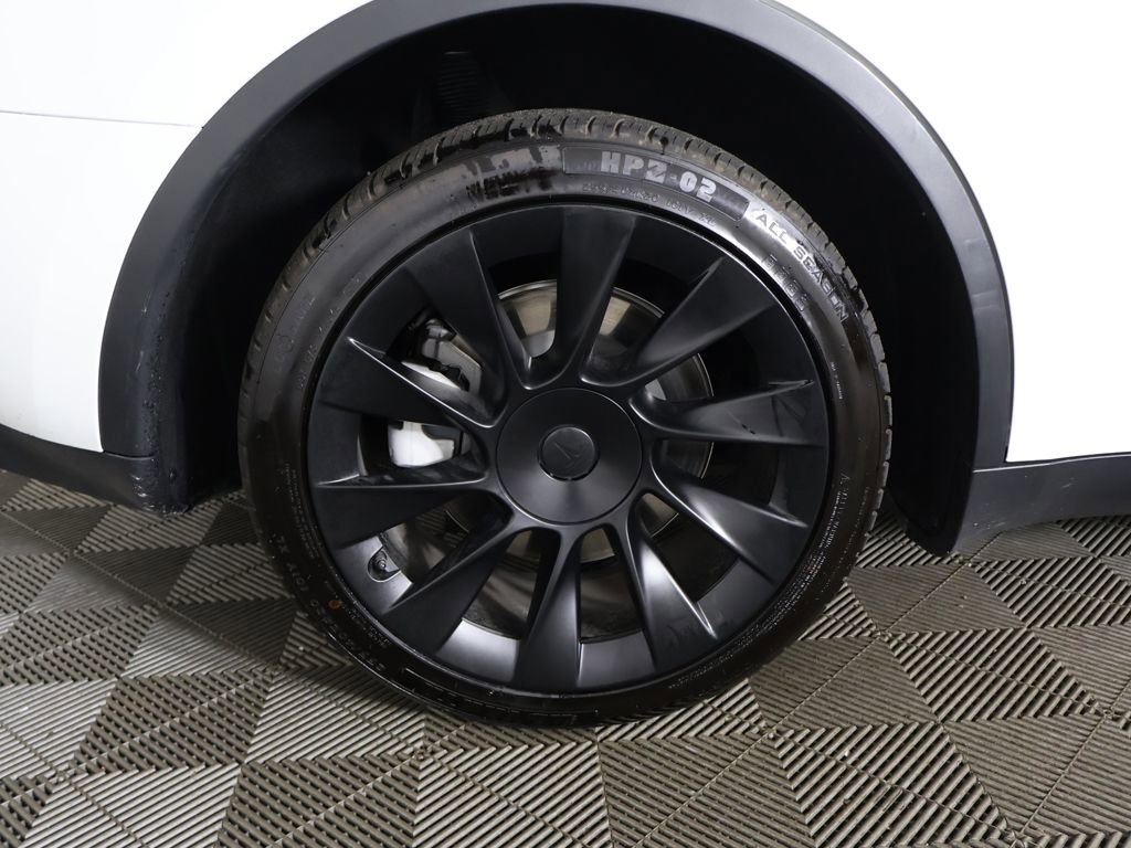 Used 2023 Tesla Model Y AWD image 19