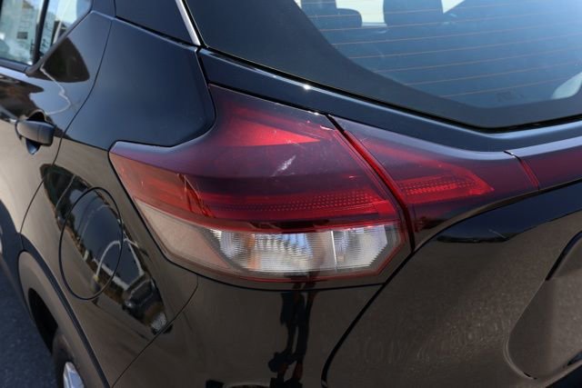 New 2025 Nissan Kicks Play S image 7