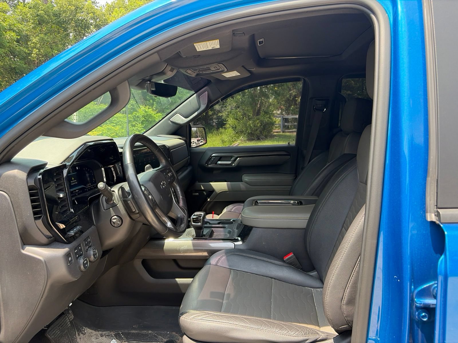 Used 2022 Chevrolet Silverado 1500 ZR2 w/ Technology Package AWD/4WD image 10