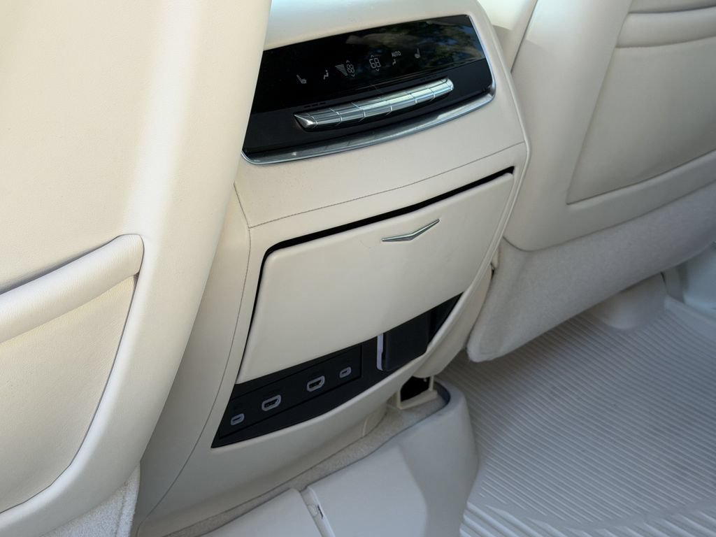 Used 2023 Cadillac Escalade Premium Luxury Platinum RWD image 30