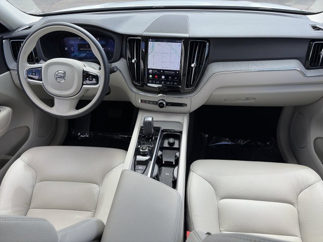 Used 2024 Volvo XC60 B5 Plus w/ Protection Package AWD/4WD image 16