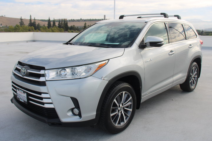Used 2017 Toyota Highlander XLE AWD/4WD image 7