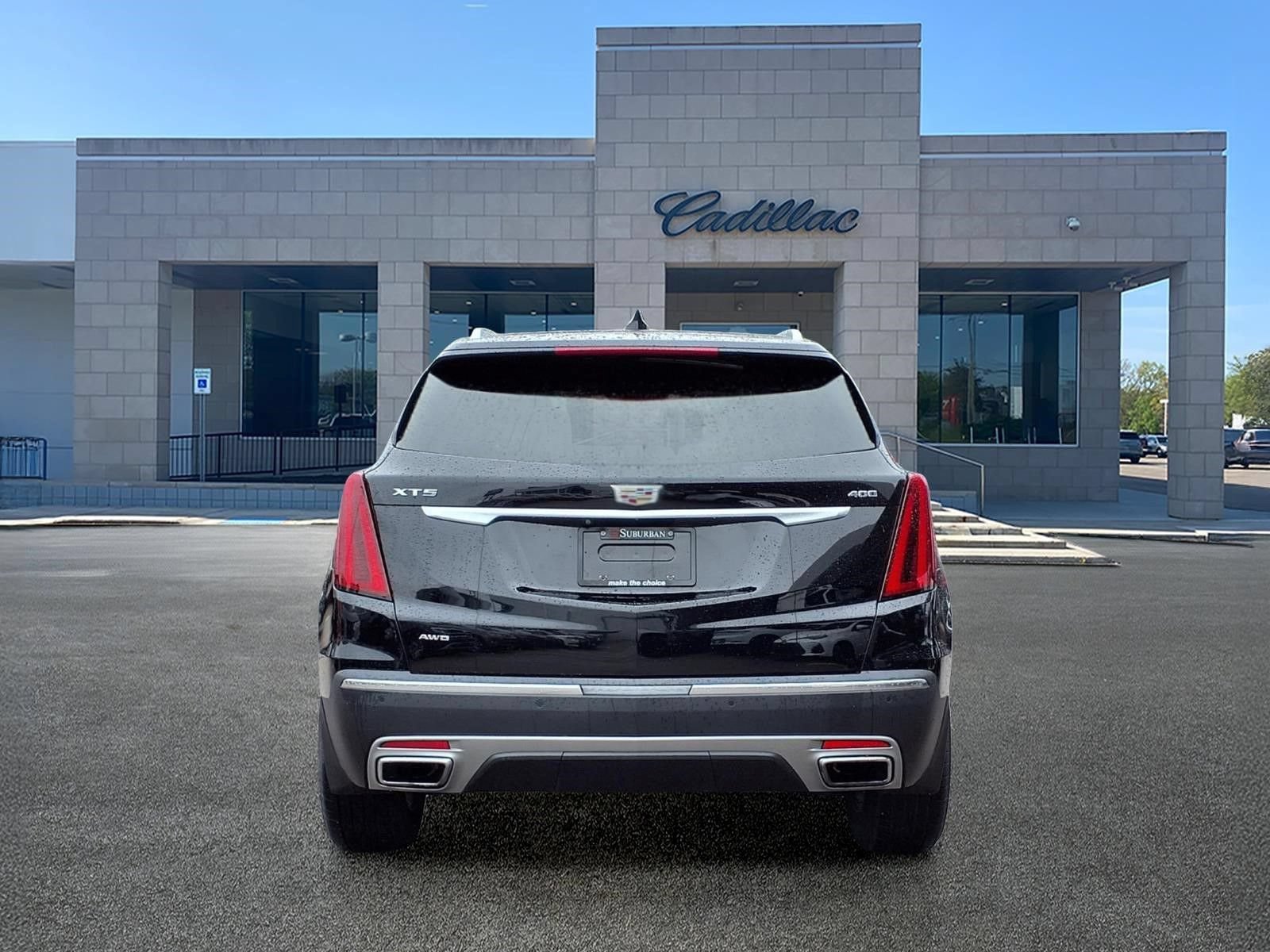 Used 2023 Cadillac XT5 Premium Luxury w/ LPO, Floor Liner Package AWD/4WD image 5