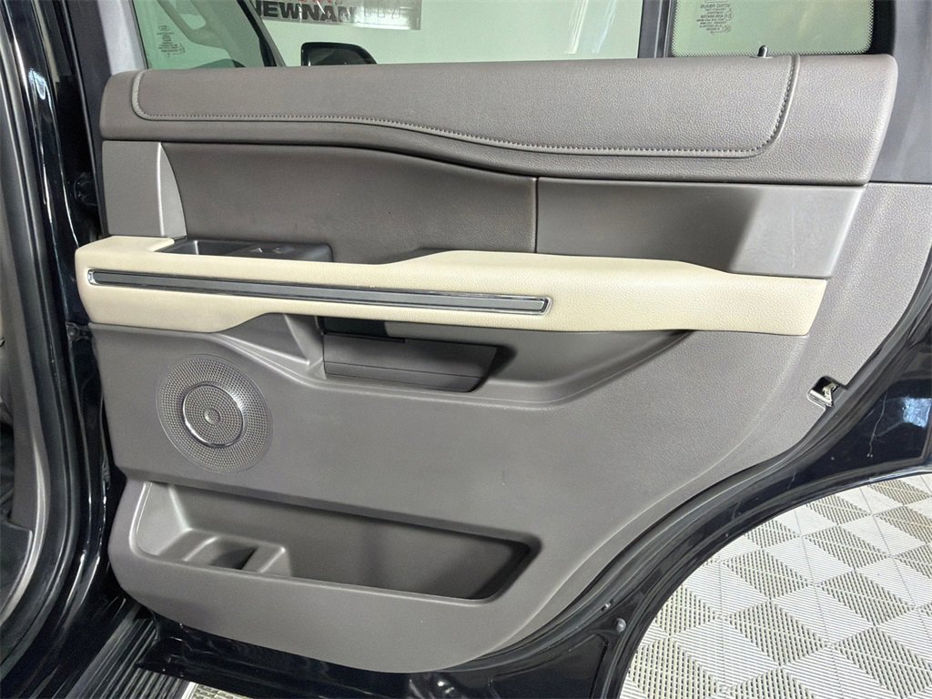 Used 2020 Ford Expedition XLT w/ Equipment Group 202A image 17