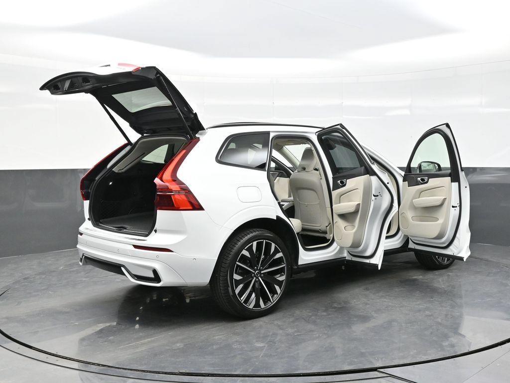 New 2026 Volvo XC60 B5 Ultra w/ Climate Package AWD/4WD image 45