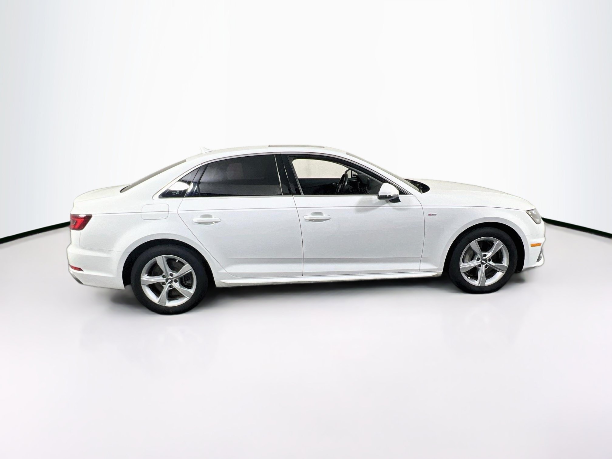 Used 2019 Audi A4 2.0T Premium w/ Convenience Package AWD/4WD image 4
