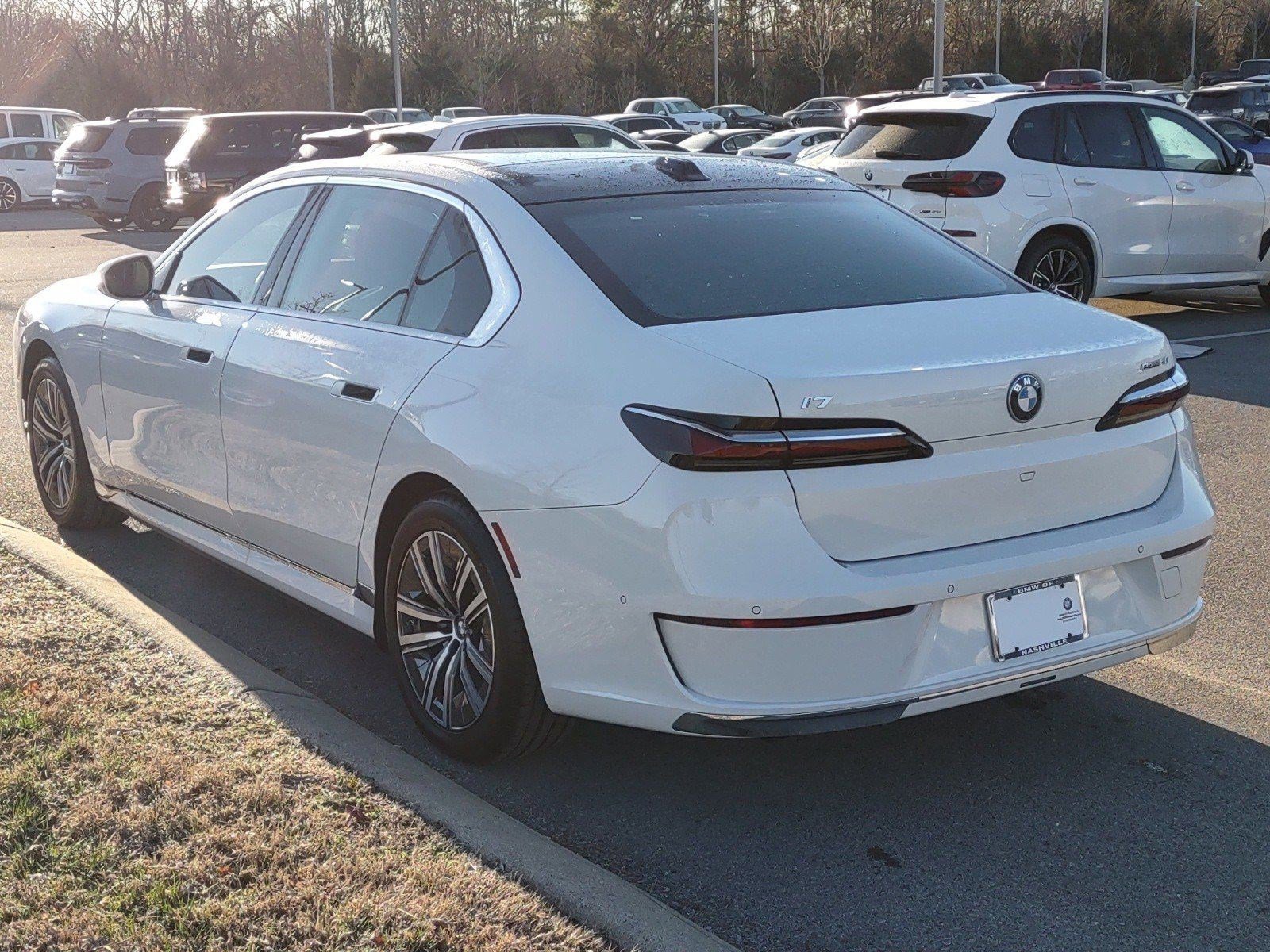 Used 2024 BMW i7 eDrive50 image 3