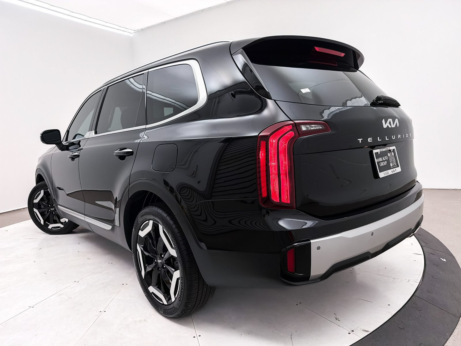 Certified 2024 Kia Telluride S w/ S Sunroof Package FWD image 2