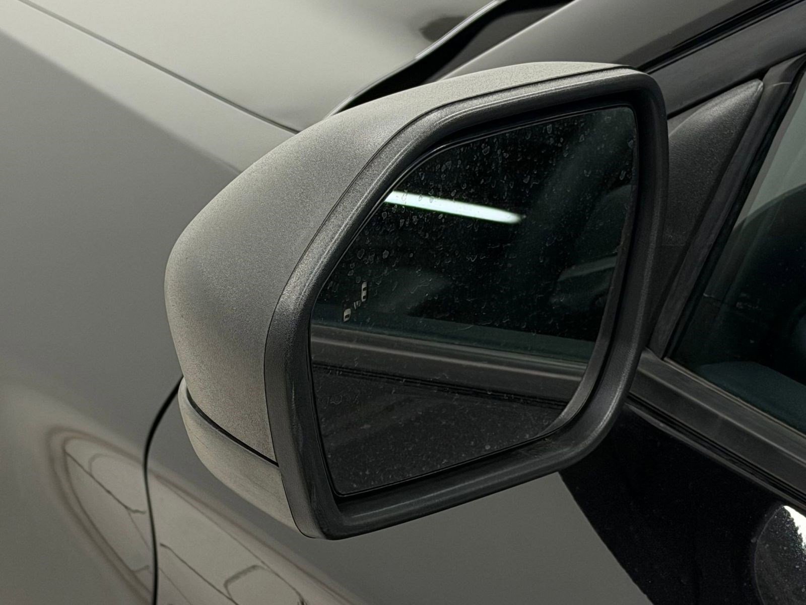 Used 2023 Ford Explorer XLT image 36