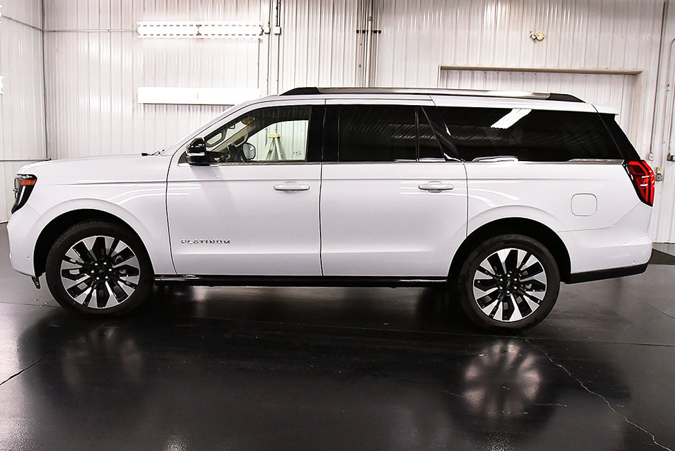 Used 2025 Ford Expedition Max Platinum w/ Driver's Package AWD/4WD image 4